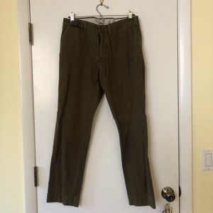 Banana republic heritage trousers. Button closure